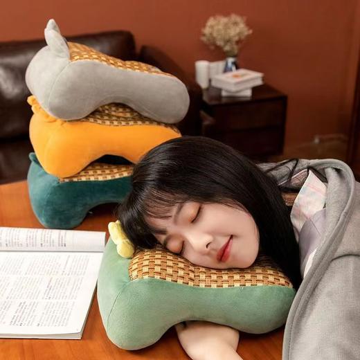  【冰藤凉面❗夏日不闷汗】夏季凉席午睡枕办公室午休趴趴枕便携式学生教室趴桌上睡觉枕头男。ri 商品图1