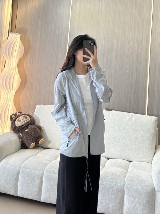 始祖鸟 户外男子连帽皮肤衣夹克 商品图6