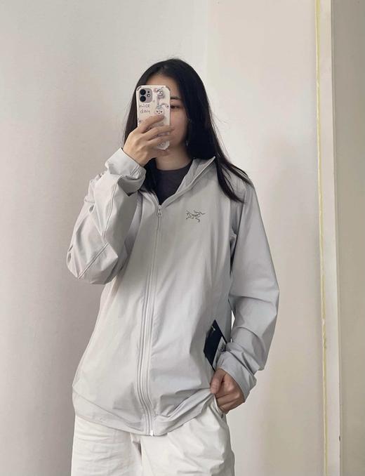 始祖鸟 女款冰丝超轻超薄防紫外线便携收纳皮肤风衣 商品图3