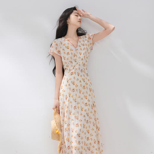 三彩2026夏季新款碎花连衣裙肌理感法式V领A字裙长裙M 商品图1