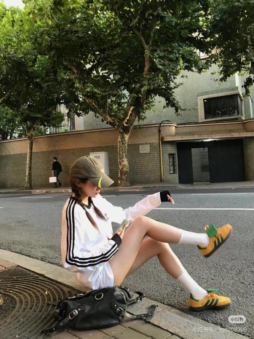 一店d 𝐀𝐝𝐢𝐝𝐚𝐬独原版棒球帽‼️‼️
独家代工 目前很🔥的一款ad
很有巴黎某世家的味道 和以往所有的棒球帽都不一样 戴上头的那一刻真的很让人上头 感觉瞬间掌控了时尚界的命脉 商品图9