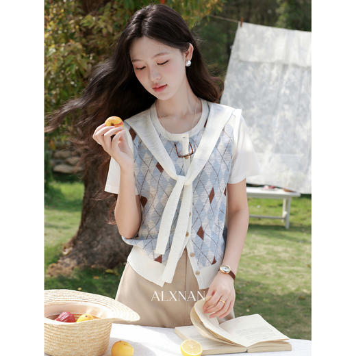 鹿向南「菱格屿风」蓝色菱格领针织衫夏季新款显瘦修身气质上衣女 商品图3