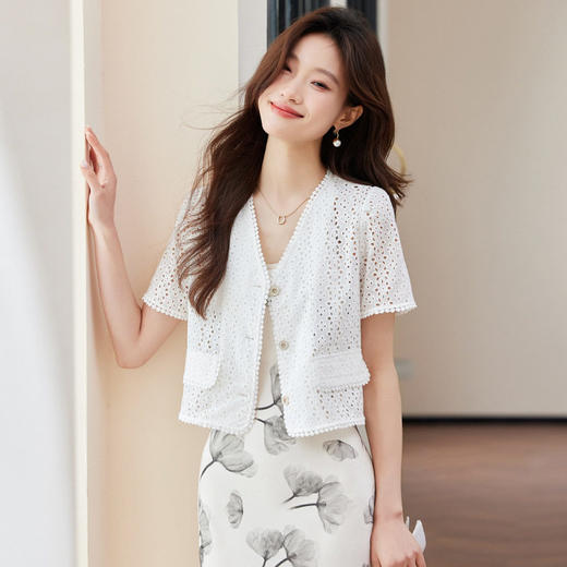 「自」全新升级【铂金会员257/天猫339/差价82】(99344)洛诗琳2026夏季新款镂空花边小西装+优雅印花吊带裙两件套 商品图1