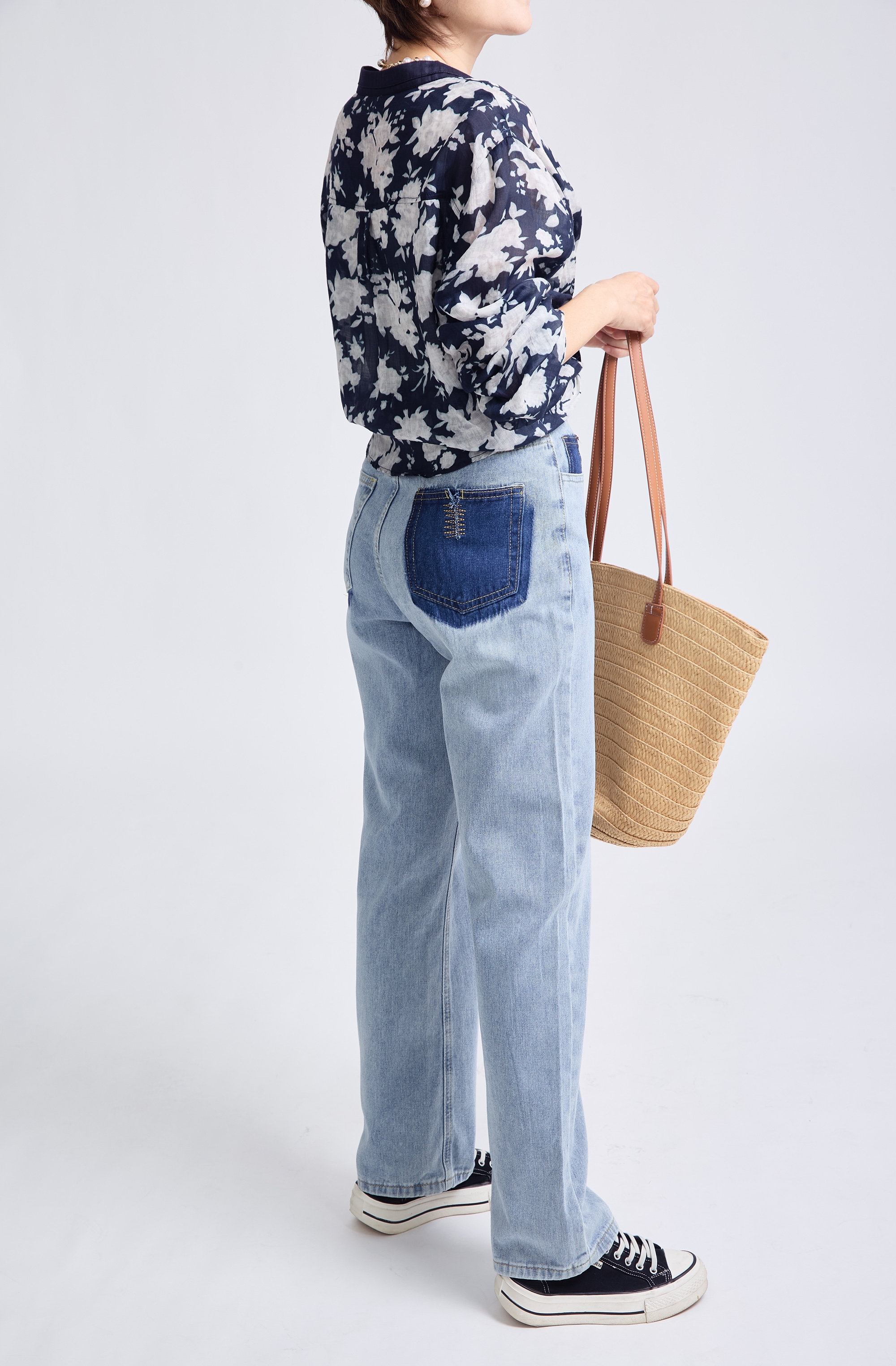 撞色直筒牛仔裤