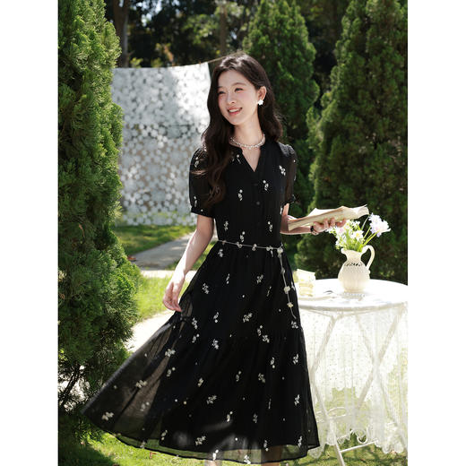 鹿向南「雾漫山野」黑色短袖连衣裙女夏新款修身时尚印花A字长裙 商品图1