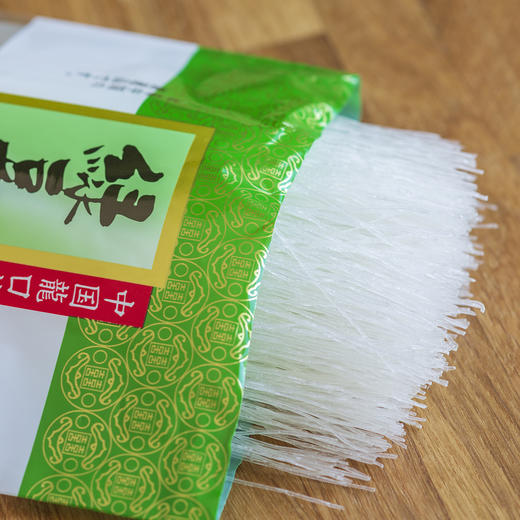 舌尖上的非遗❗山东老字号！名声响四方！【冠珠出口级龙口粉丝】6袋送4袋马铃薯粉丝 炒一盘粉丝，直流口水😋 根根分明，Q弹有嚼劲🌀一口顺滑🍲久煮不糊更加入味❗ 商品图3