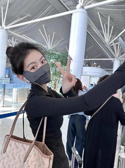 🌸【古那福GUNEFUU特价清货防晒口罩】🔹小儿不能防老，防晒一定可以❗️❗️ 小野和子2025款同版型 🔹小野在售价35.9/个，我们19.9💰三个❗️❗️  商品图1