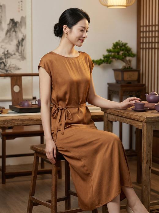 SC2HB02_栗壳色_半裙_春夏_腰直筒垂感中长款香云纱质感_高级女装_BERNIEELEN 伯妮斯茵 商品图2