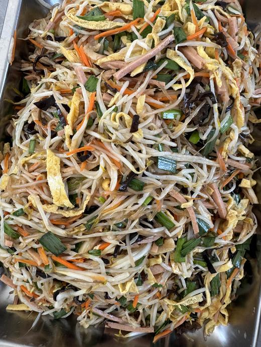 小胖子春卷丨手工包制，满满的馅料，整只虾仁在里面，合菜，荠菜，三鲜。可炸、可煎、可烤。6个/盒⭐️顺丰空运 商品图6