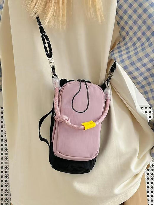 热卖王炸🔥登山出行必备❗新色⚠️🔥24.8💰秒杀【蝶时舞户外登山斜挎包】❌线上同款59❗ 容量大，遮阳伞、小风扇、手机…放进去没问题 商品图3