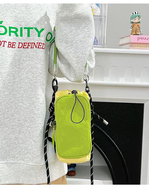 热卖王炸🔥登山出行必备❗新色⚠️🔥24.8💰秒杀【蝶时舞户外登山斜挎包】❌线上同款59❗ 容量大，遮阳伞、小风扇、手机…放进去没问题 商品图6