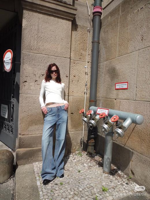 一店d  𝐦𝐢𝐬𝐬 𝐬𝐢𝐱𝐭𝐲两大爆款莱塞尔牛仔拖地裤 26春季新品 刚刚发售就卖爆了 面料舒服炸啊❗️ 商品图11