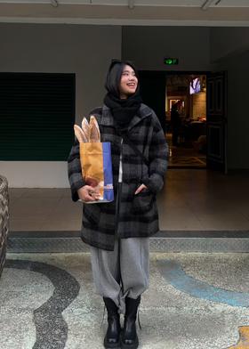 【门店同款】ENJOY冬季黑格牛角扣长款大衣 167449168