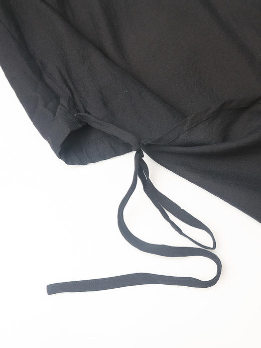 极简通勤黑色 V 领抽绳衬衫 + 高腰大摆半身裙 夏季薄款透气宽松显瘦套装 商品图2