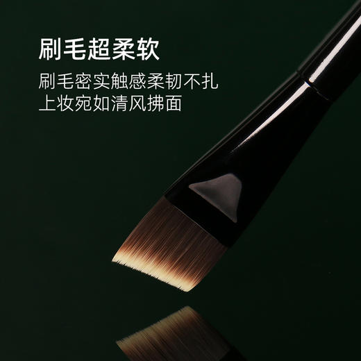 万年推的粉底刷【逆龄M53刀锋粉底刷】化妆师同款！！轻松上出贴肤底妆🪞用了就离不开的底妆神器♥️底妆细节控必入，轻松做到无痕底妆 商品图3