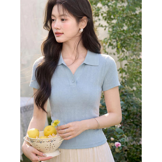 鹿向南「静夏时光」浅蓝色针织衫女夏季新款气质舒适修身短袖上衣 商品图3