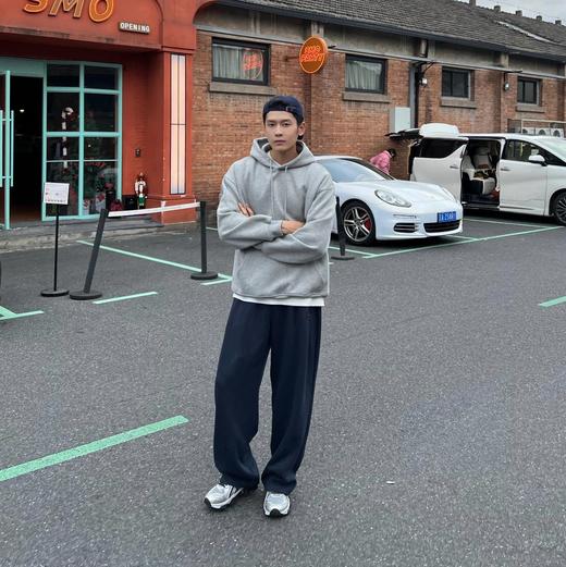 【3-5天发货】伊泺杉男士虎头刺绣直筒卫裤 商品图1