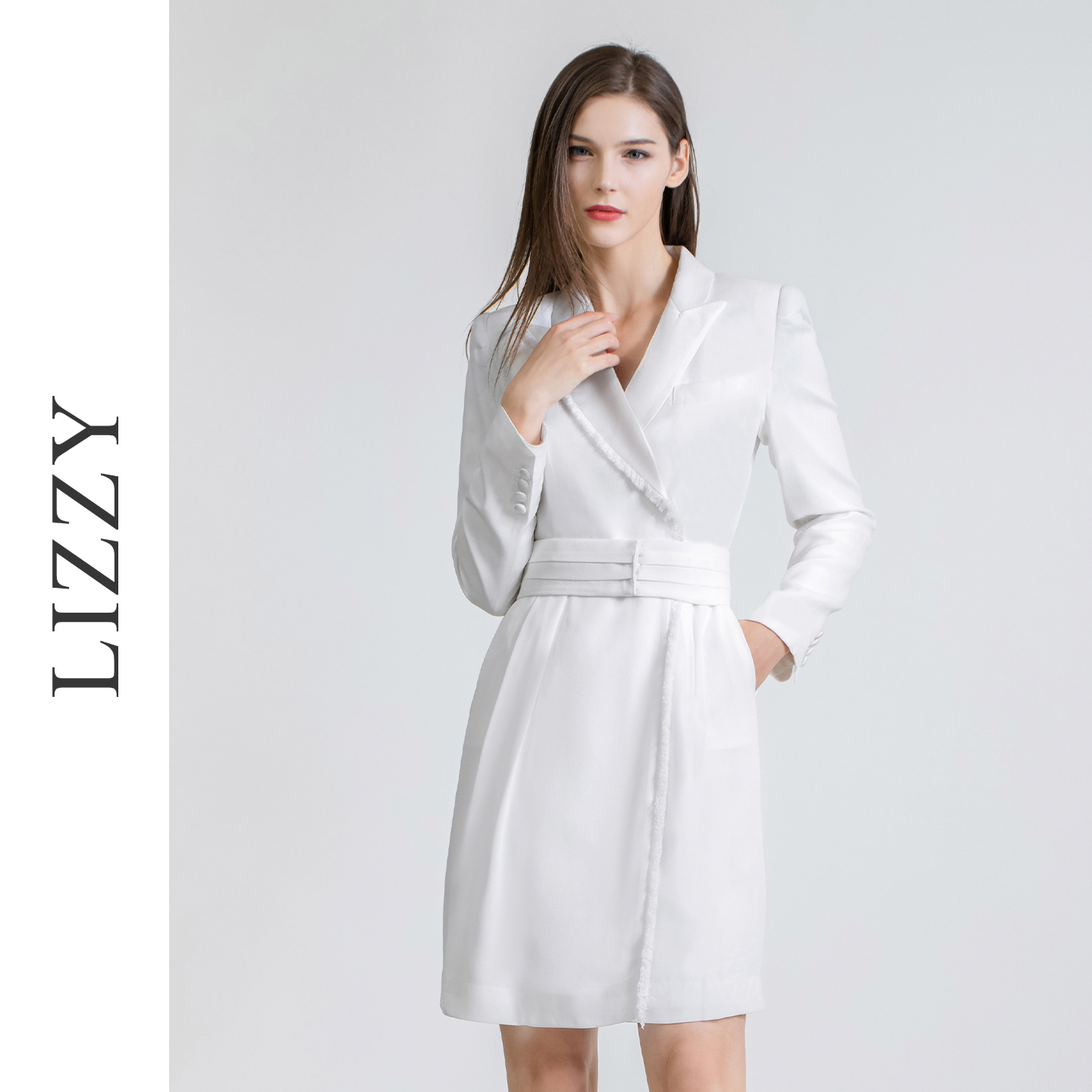 LIZZY 气质知性OL范缎面西装领不对称手工流苏边连衣裙（配腰带）7413
