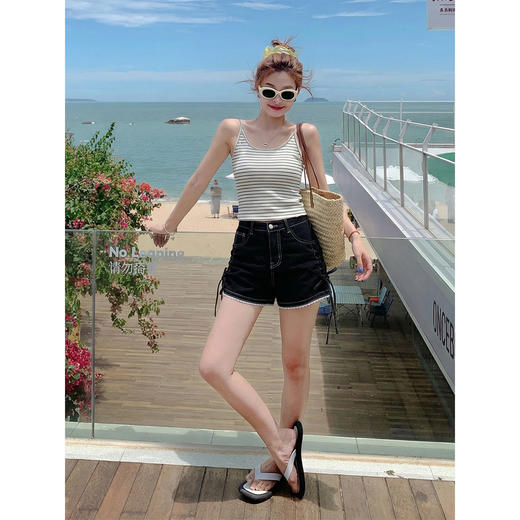 <曾小咸推荐>4.13现货秒杀 ！微信超特价！韩系薄款防晒罩衫+条纹吊带两件套 日常129.99 立减70 秒杀59.99！！抽绳牛仔短裤秒杀79.99！！ 商品图3