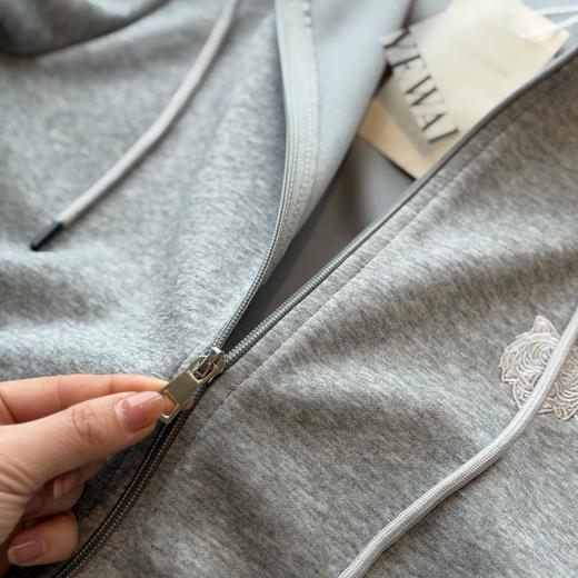 【3-5天发货】伊泺杉虎头连帽卫衣开衫外套 商品图5