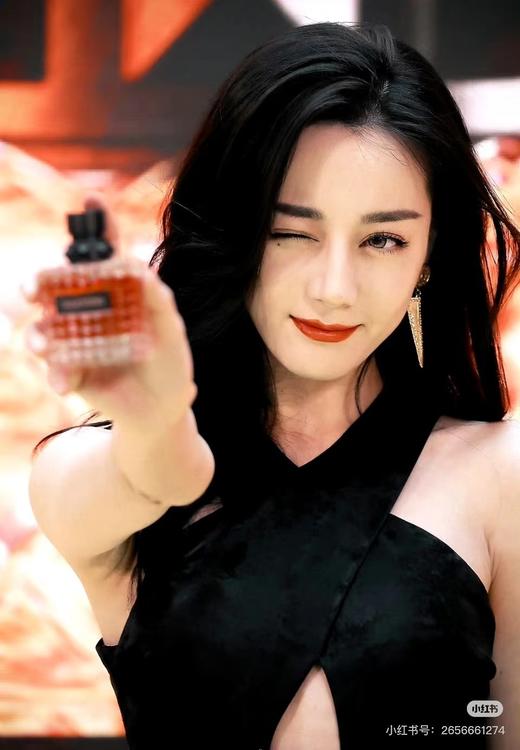 一店d 大爆款Valentino华伦天奴香水 这单不一样 走香港的一单正单 全套入海关单和检疫证明都有 ‼️ 商品图9