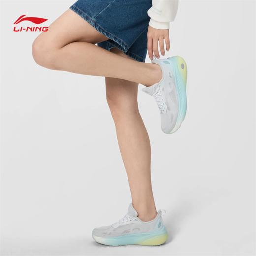 李宁SOFT COOL 3女子反光透气清凉潮流休闲鞋AGLW026 商品图3