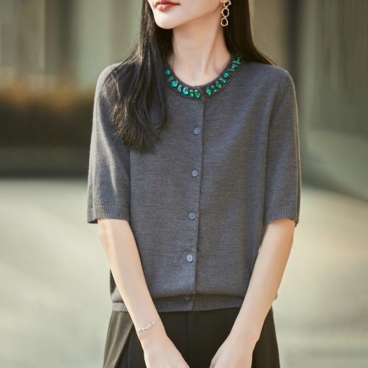 「自」全新升级【铂金会员174/天猫229/差价55】(12353)洛诗琳新款重工钉钻领针织T恤2026夏季新款羊毛蚕丝宽松短袖 商品图2