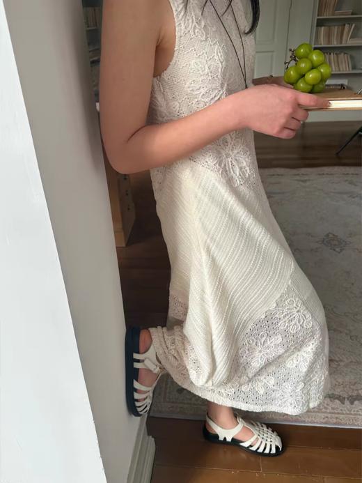 nothe Case布然/NC261813/ 「沙滩轻语」米白色度假感无袖拼接蕾丝绣花针织连衣裙 商品图1