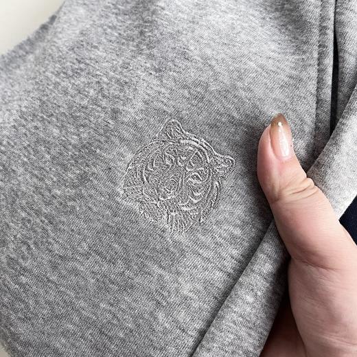 【3-5天发货】伊泺杉男士虎头刺绣直筒卫裤 商品图4