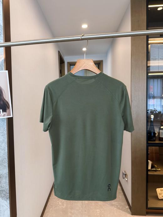 点此购买 On昂跑Trek夏季男士训练款运动短袖T恤 bk 344747 商品图4