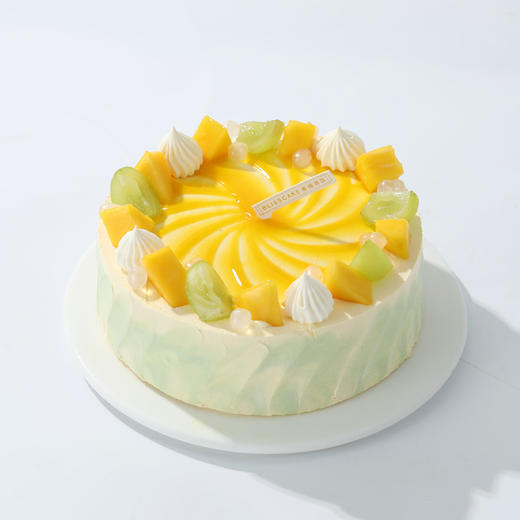 【芒果鲜果乐园】夏日清新芒果蛋糕，把芒果的香甜、椰肉爆珠的Q弹、奶油的绵密，融入松软的蛋糕胚中，口感层层递进，让人吃一口还想吃 商品图1