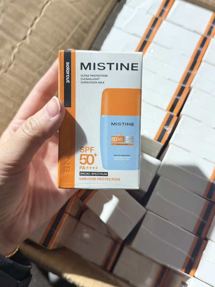【MISTINE蜜丝婷防晒】清透奶感质地，上脸水润不闷痘，油皮/混油皮友好 防水抗汗、清透不黏腻、便携补涂夏天的防晒安全感，被这瓶MISTINE承包了