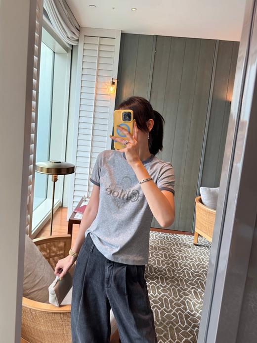 蔻依 26早春新品万能打底T恤撞色罗纹印花T 恤 商品图4