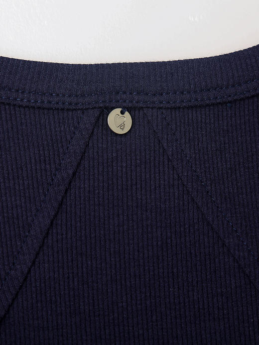 极简通勤米白色 U 领宽肩带针织背心 坑条肌理 夏季修身显瘦内搭打底衫 商品图2