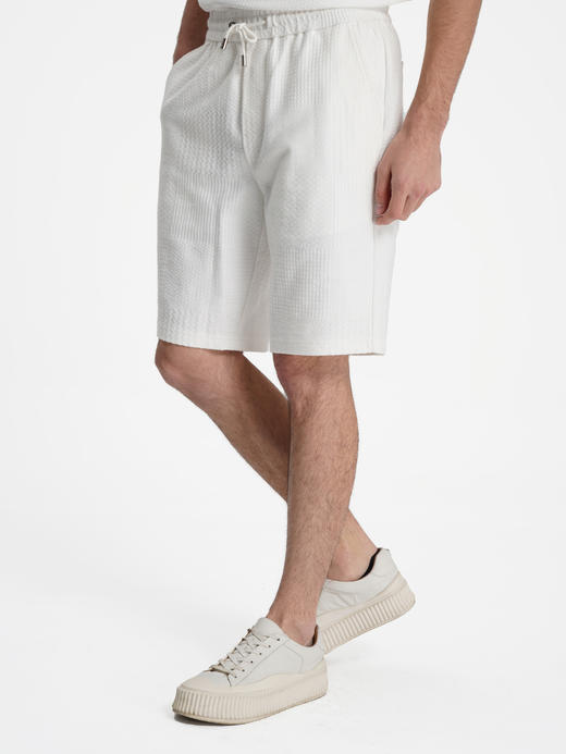 callisto白色重磅纯棉立体组合肌理提花休闲短裤 商品图3