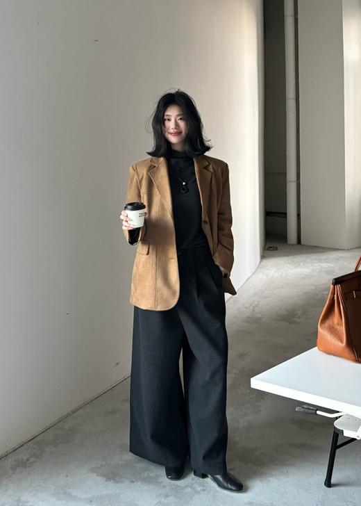 【门店同款】ENJOY冬季复古绒面羽绒里西装 168197484 商品图0