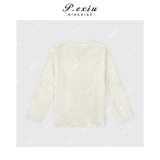 04-3潘依绣丁丁宠粉【椰蓉布丁】温柔风勾花刺绣花边V领长袖上衣 W-63297 商品图3
