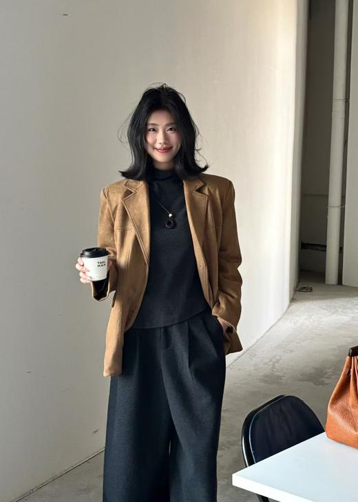 【门店同款】ENJOY冬季复古绒面羽绒里西装 168197484 商品图2