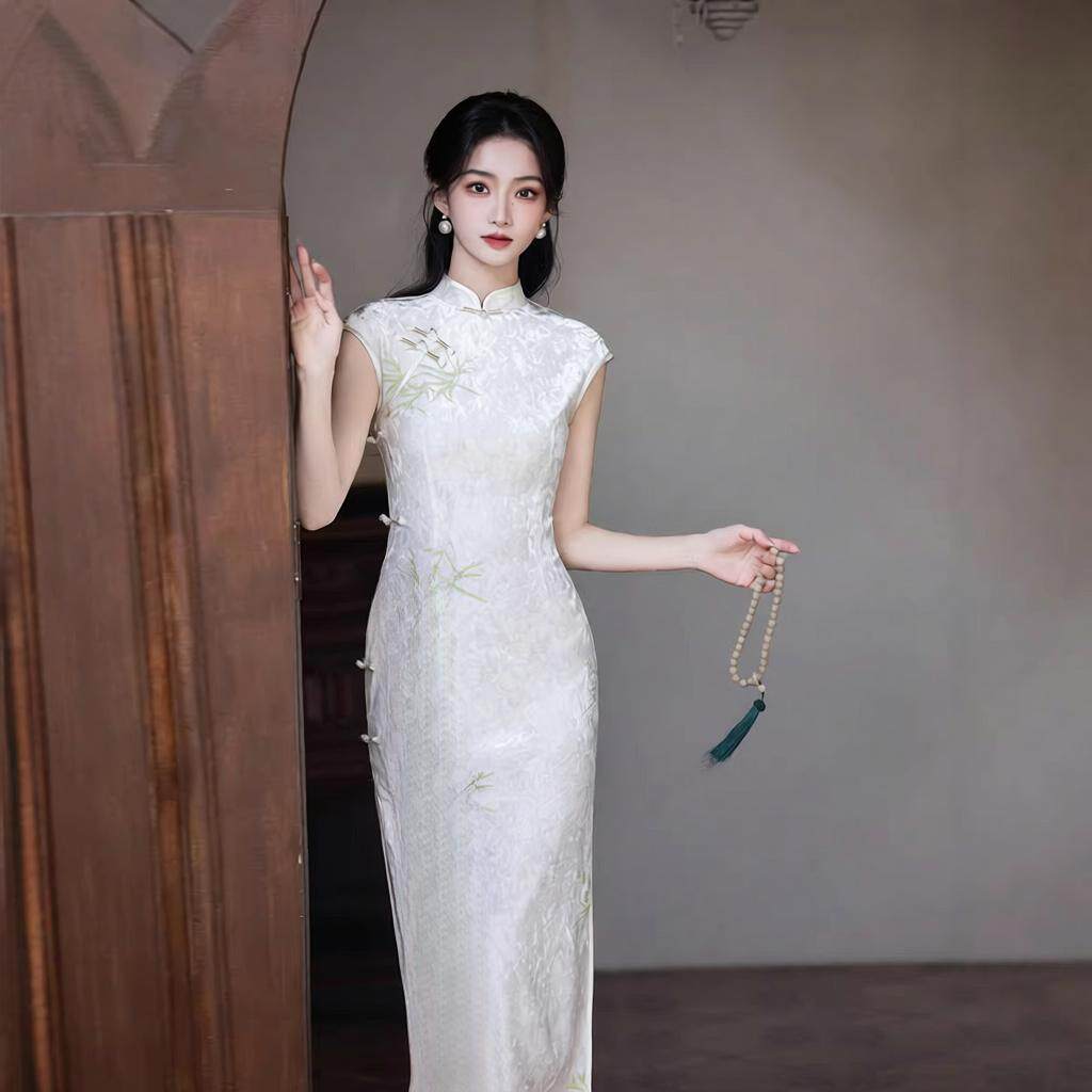 白色丝绒春夏新款竹叶刺绣改良新中式素雅气质长款旗袍MZ