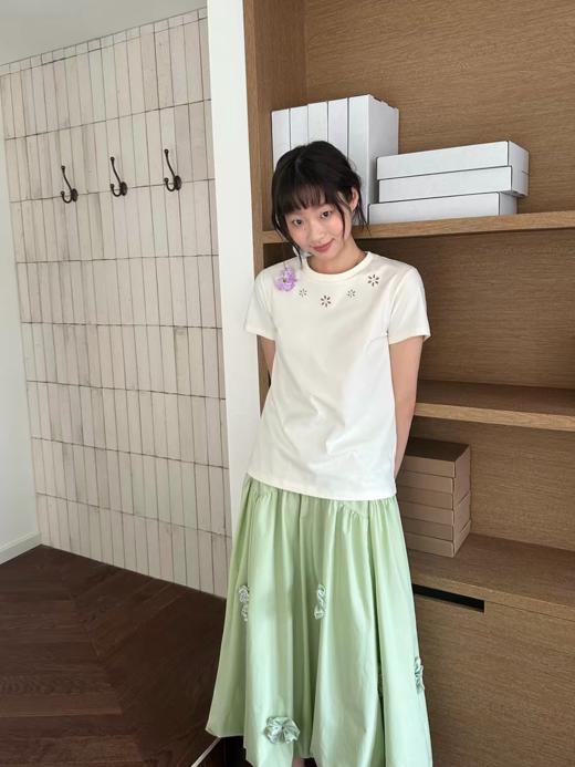 nothe Case布然/NC261823/「铃花木棉」暖糯棉感 花朵刺绣正肩显瘦 圆领T恤双色 商品图0