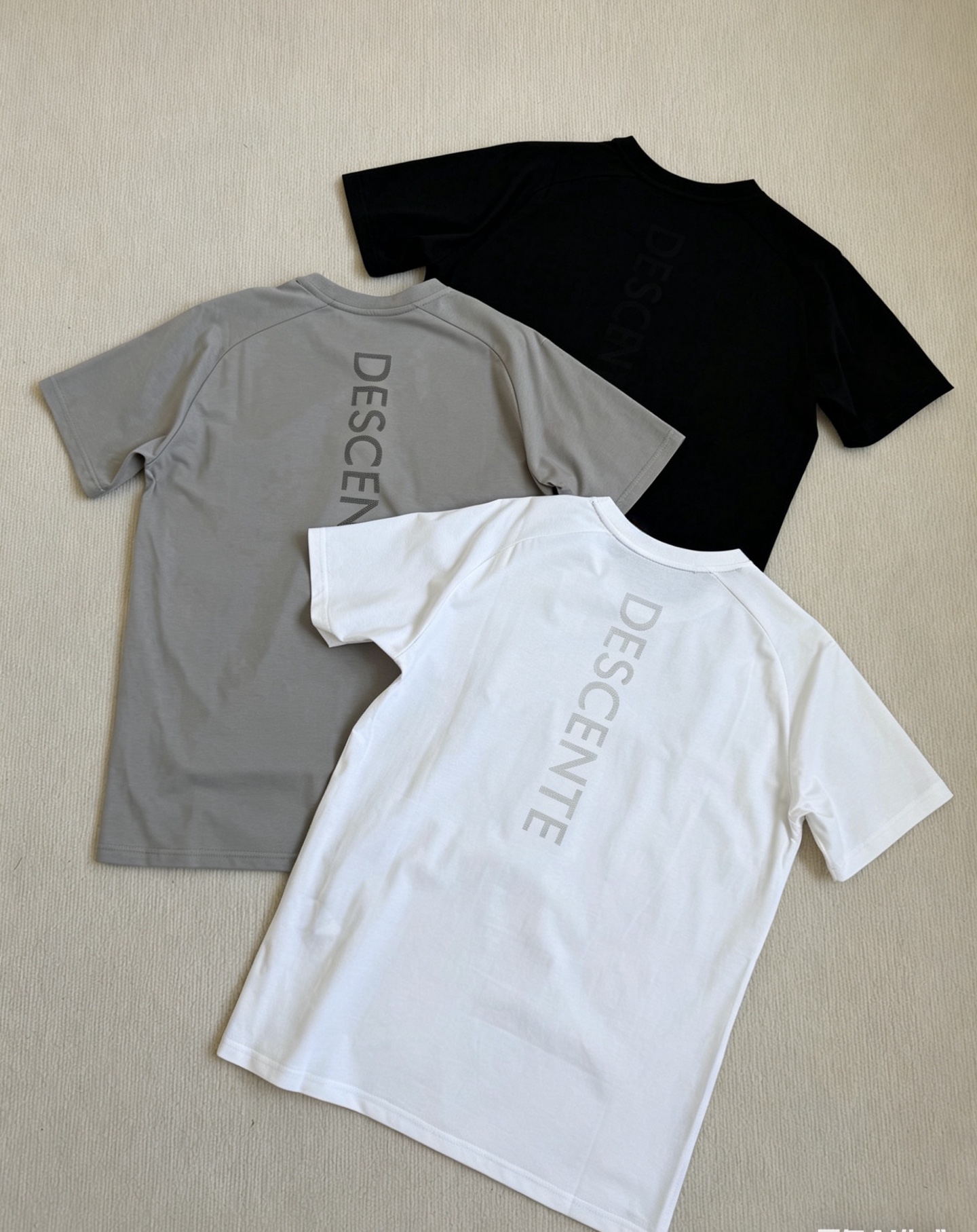 点此购买 迪桑特TRAINING系列夏季男士TOUGH吸湿速干运动短袖T恤 bk 344728