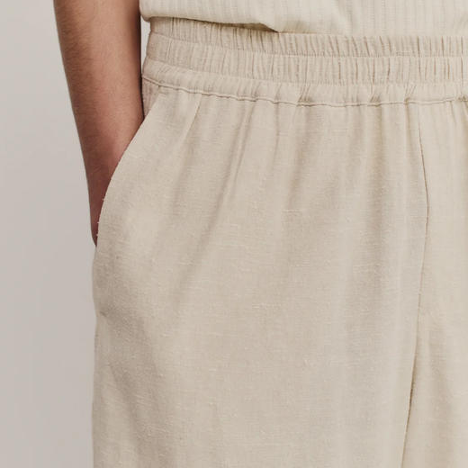 A Kind of Guise SALEH SHORTS 意大利制未染色亚麻丝绸混纺短裤 商品图2