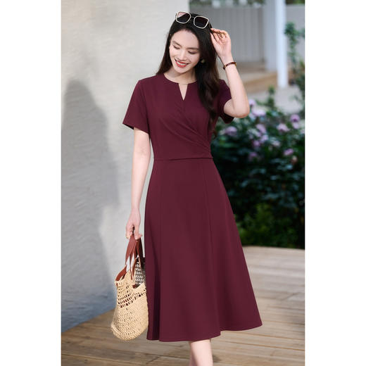 米思阳2026夏季新款优雅气质小V领连衣裙高级感收腰通勤鱼尾裙女3105/1230 商品图1