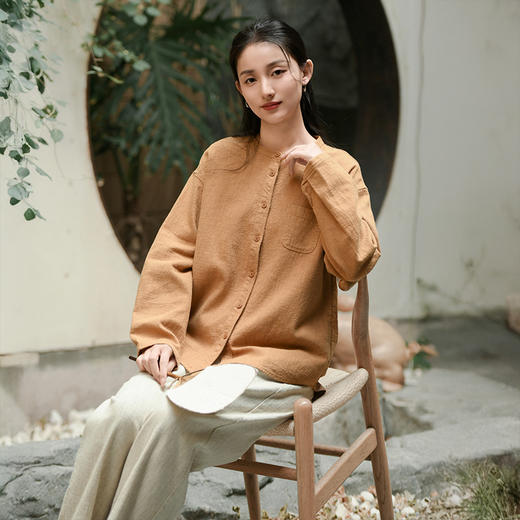 【春夏女装丨女款棉麻服饰系列】面料舒适干爽不易粘身，款式设计兼具休闲感与轻复古风，上身简洁利落，轻松打造慵懒文艺范 商品图1