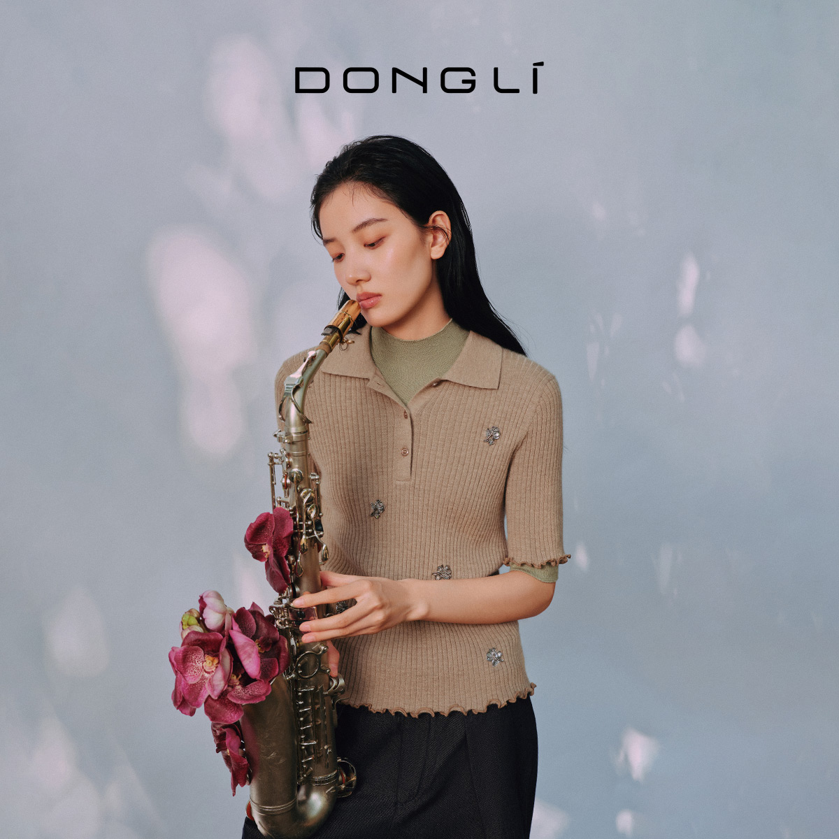 东黎 • 那个夏天 那片庄园 星星海棠 山羊绒女士春夏刺绣翻领半袖 6047