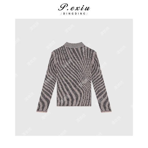 04-4潘依绣丁丁宠粉斜线视觉条纹慵懒风圆领针织上衣 ZZ0581 商品图2