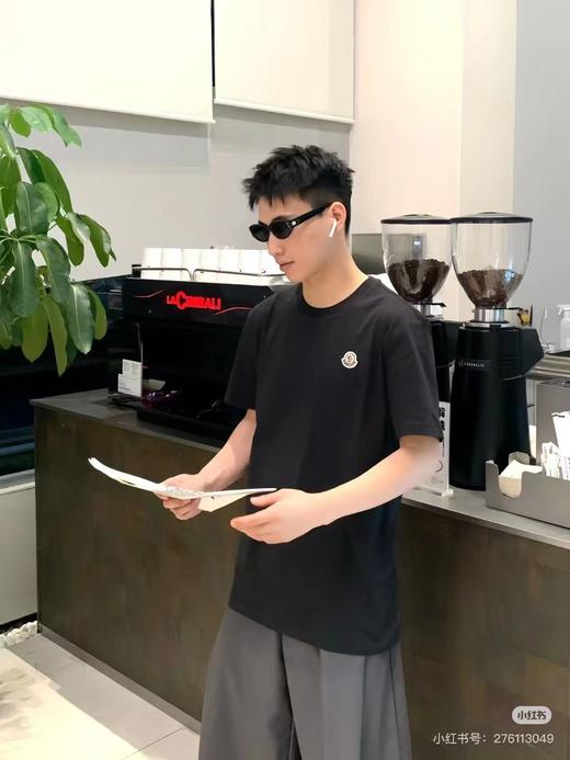 蒙口男士经典小LOGO刺绣圆领短袖T恤 商品图3