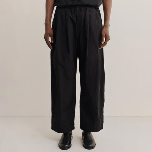 A Kind of Guise CHUKAR TROUSERS 意大利制机能性面料弯刀裤 商品图0