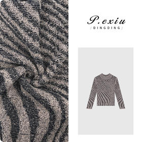 04-4潘依绣丁丁宠粉斜线视觉条纹慵懒风圆领针织上衣 ZZ0581