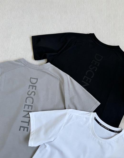 点此购买 迪桑特TRAINING系列夏季男士TOUGH吸湿速干运动短袖T恤 bk 344728 商品图9